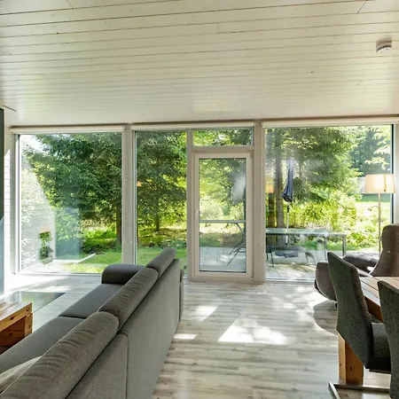 4 Personen Mit Sauna F0h3 ルーラ